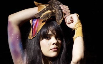 Bat For Lashes annonce son nouvel album