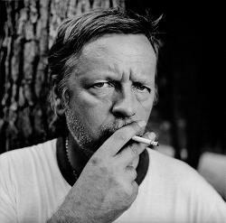 Renaud et sa clope pas politiquement correcte