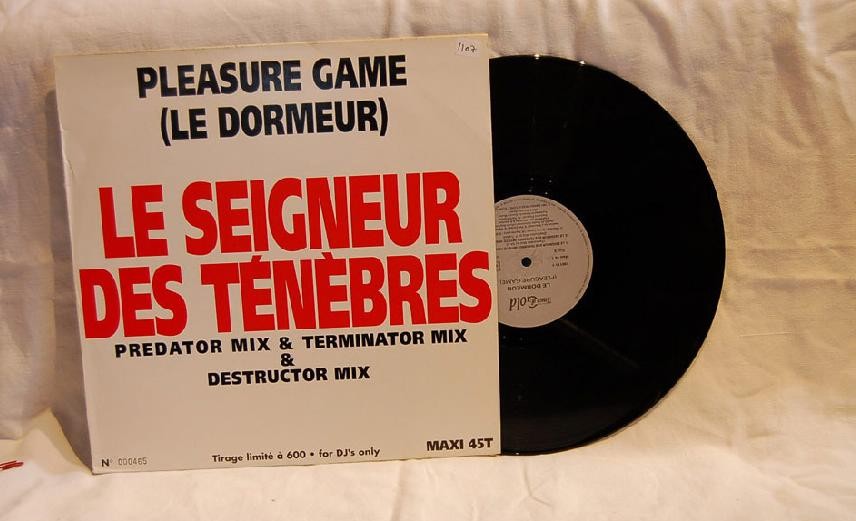 La kitscherie du vendredi  #18 : Le seigneur des ténèbres de Pleasure game