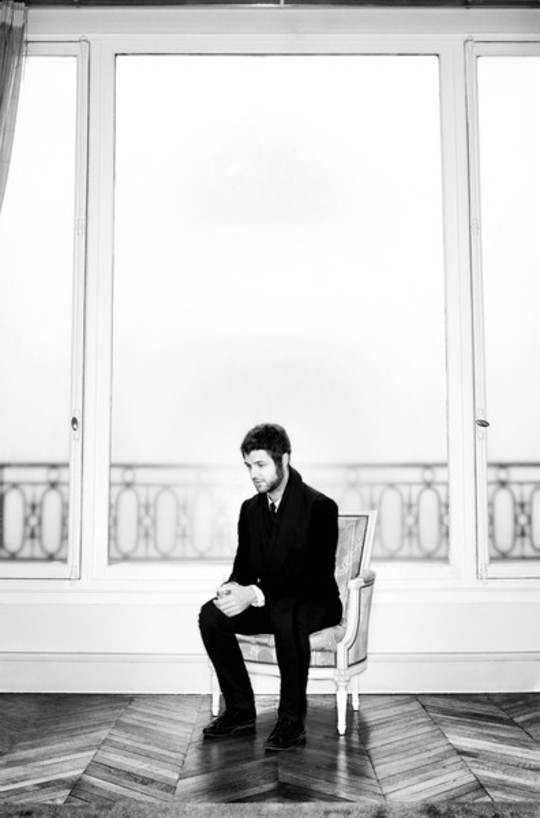 Pierre Lapointe, seul avec un piano